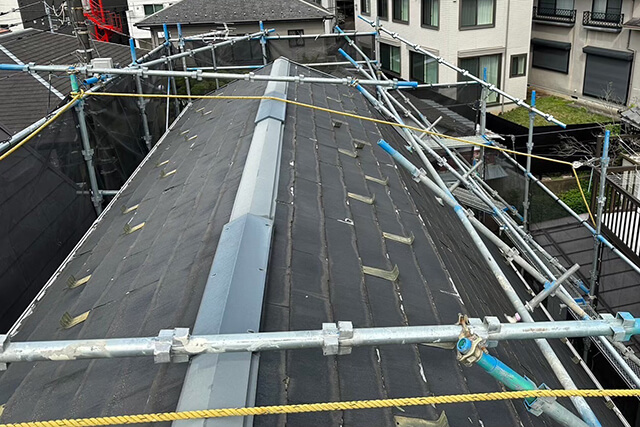 修繕前屋根